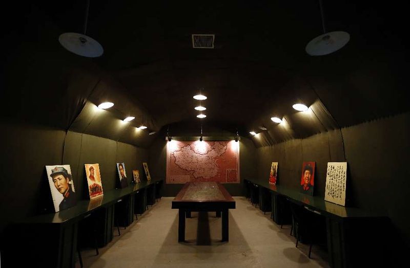 Тематический ресторан в партизанской пещере (13 фото)