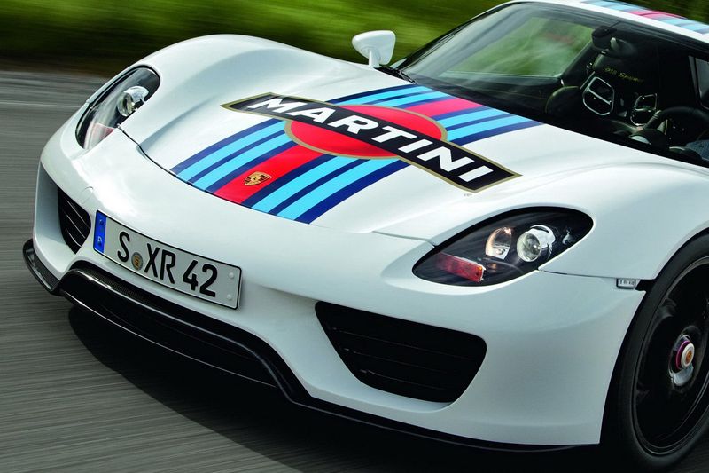 Новый гибридный Porsche 918 Spyder будет доступен в цвете Martini Racing (7 фото)