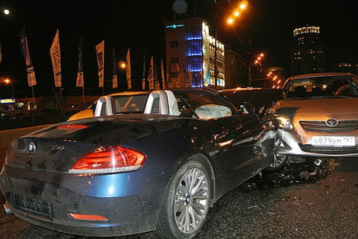Нетрезвый священник на BMW Z4 устроил аварию в Москве (фото+видео)