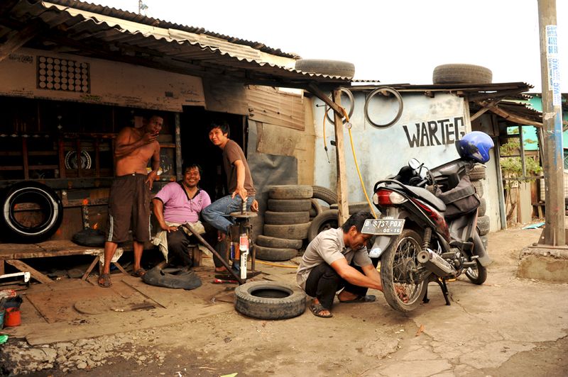 Один день в трущобах Джакарты и около (70 фото)