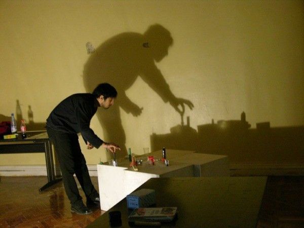 Азербайджанский художник создает картины при помощи света и тени (12 фото)