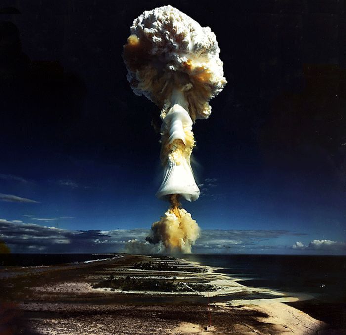 Ядерный взрыв (4 фото + 1 гифка)