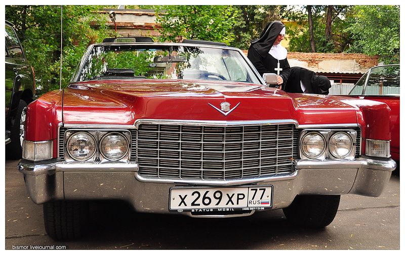 Женское ралли на ретро-автомобилях (58 фото)