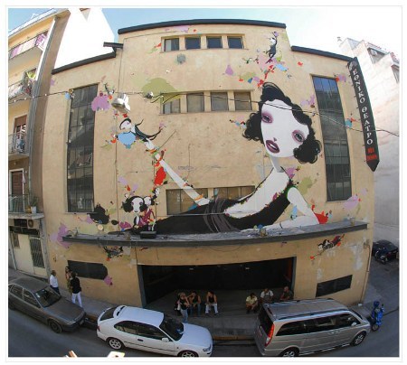 Рисунки на зданиях от Alexandros Vasmoulakis (10 фото)