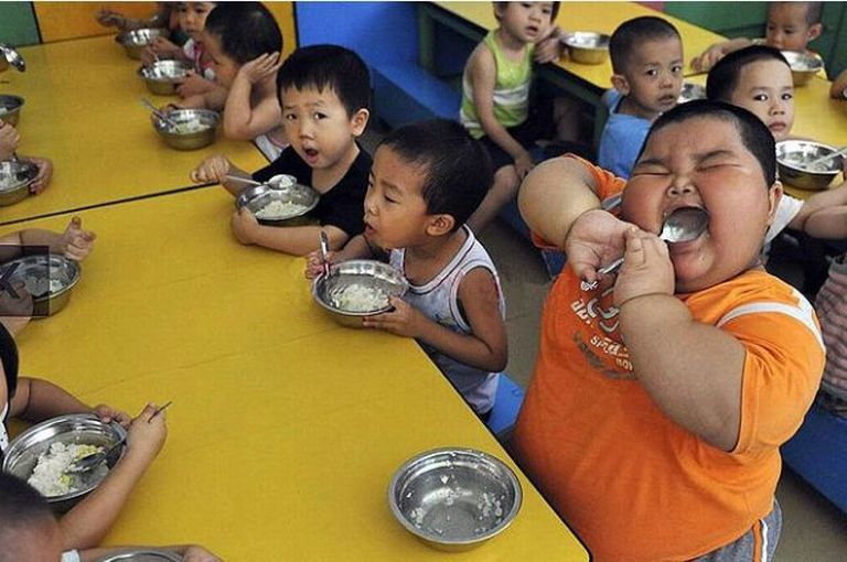 3-летний Сяо-богатырь пугает и детей, и взрослых (5 фото)