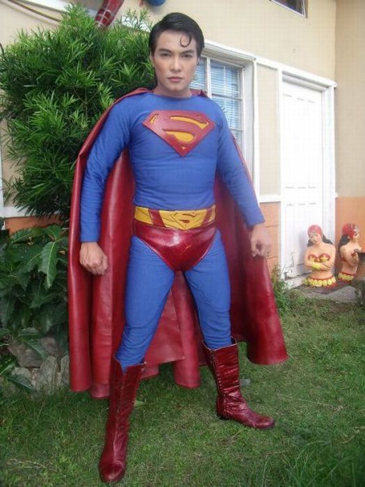 Пластика превратила мужчину в Супермена (24 фото)