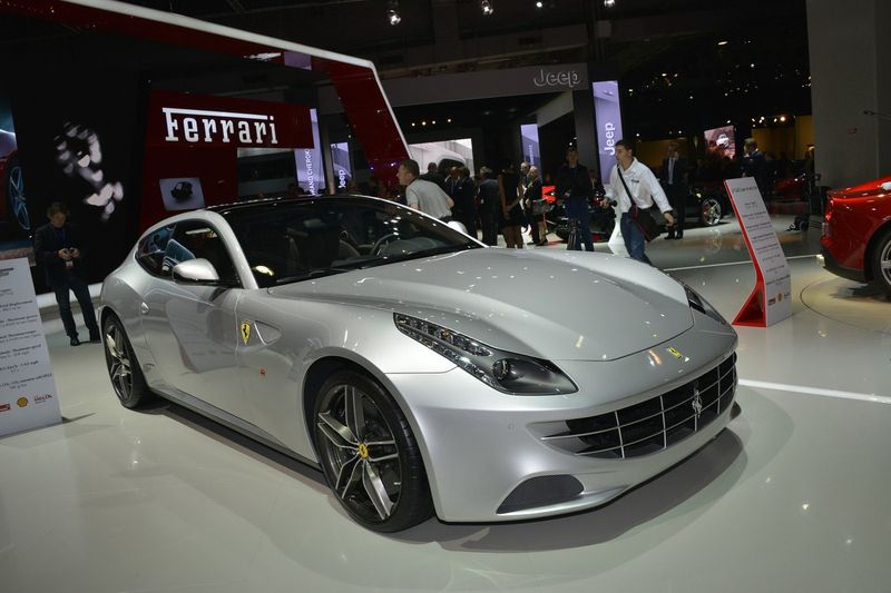 Ferrari FF получил панорамную крышу (6 фото)