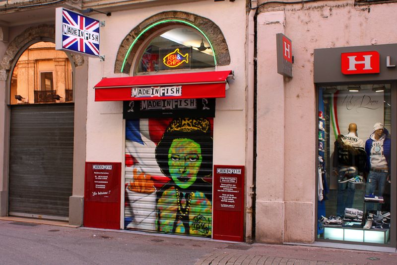 Граффити в Лионе  (37 фото)