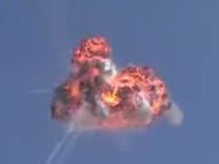 Взрыв военного вертолета в воздухе