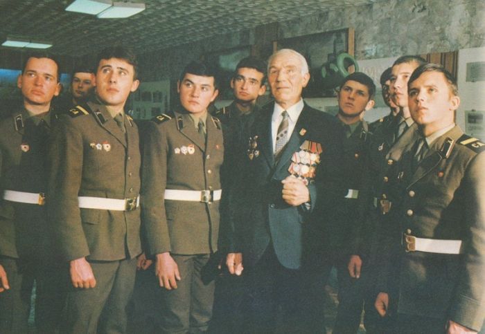 Солдаты и офицеры Советской армии (93 фото)