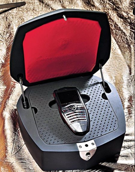 Tonino Lamborghini Spyder - серия очень дорогих телефонов (21 фото)