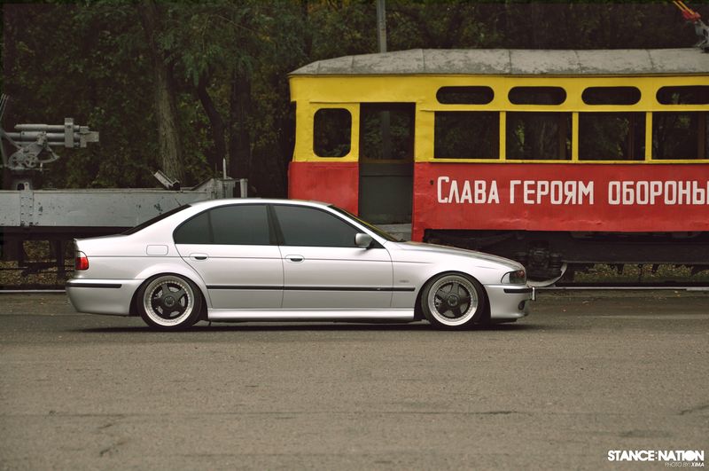 Грамотный тюнинг BMW E39 из Украины! (17 фото)