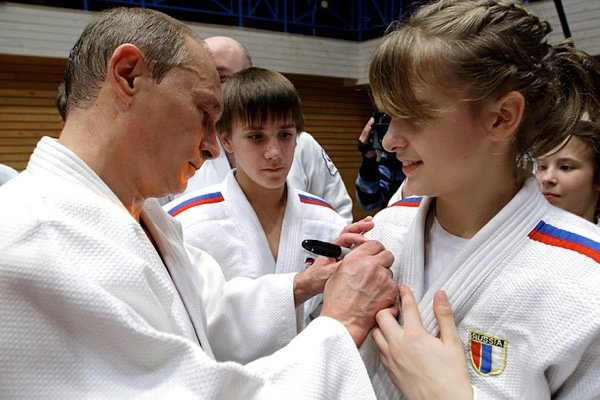 Владимир Путин провел тренировку по дзюдо (13 фото)