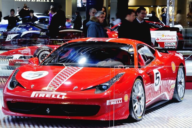 В Маранелло представили гоночную версию суперкара Ferrari 458 Italia (27 фото)