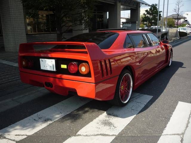 Лимузин из Ferrari F40 в Японии (3 фото)
