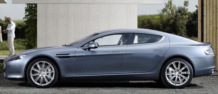 Лучший спортседан — Aston Martin Rapide. Никогда еще четырехдверному кузову не придавали столь <br> сексуальные формы. И его достоинства, конечно, не ограничиваются дизайном. Перед нами чистокровный <br> суперкар с мотором V12.