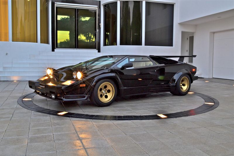Lamborghini Countach 5000 QV с пробегом 1979 км продается на аукционе (63 фото)
