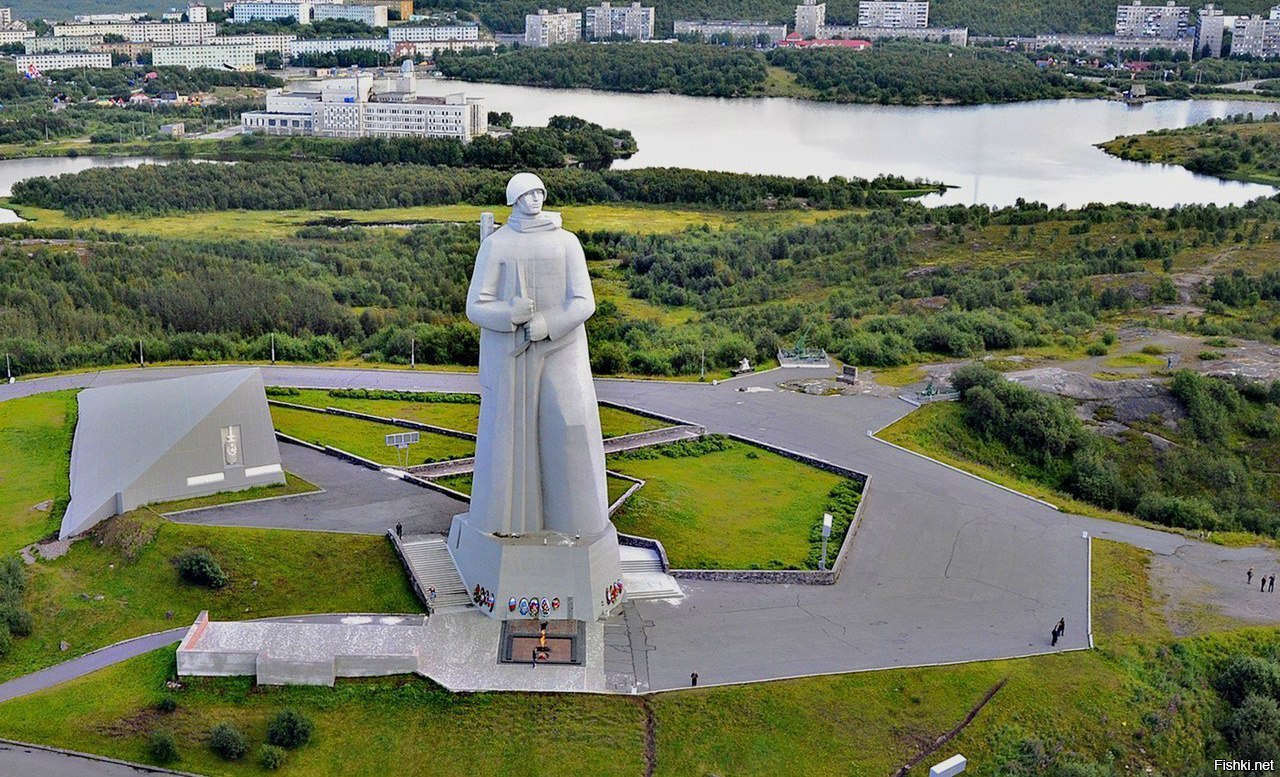 Город герой алеша. Мурманск город герой. Мурманск защитникам советского Заполярья. Мемориал «защитникам советского Заполярья» («алёша»). Памятник защитникам советского Заполярья в Мурманске.