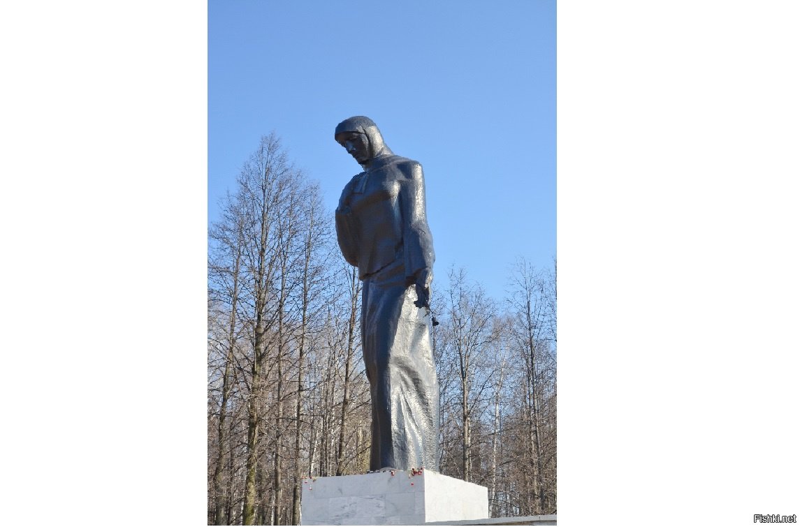 Памятник скорбящей матери пермь. Скульптура скорбящей матери. Скорбящая пермь. Памятник (пермь) памятники пермь матери. Пермь достопримечательности памятник скорбящей матери.